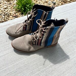 Toms Striped Blue & Taupe Lace-Up Ankle Boots
